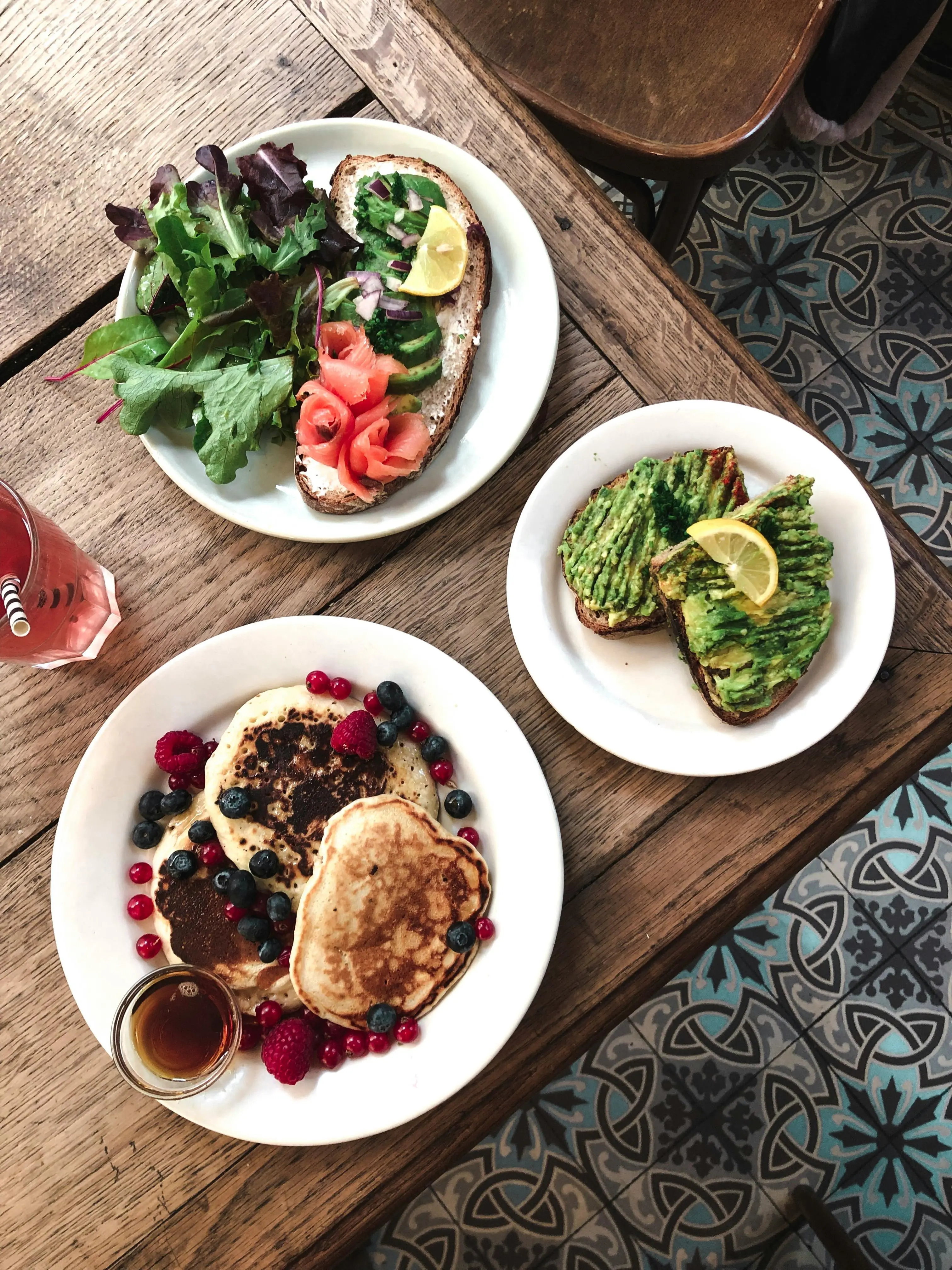 Healthy meal with chicken, greens, and grains for muscle gain